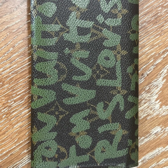LOUIS VUITTON Limited Edition Stephen Sprouse Green Graffiti Wallet - Picture 4 of 15
